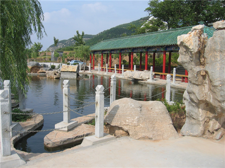 济南水上乐园，和孩子们一起，度过难忘欢乐好时光！章丘三王峪风景园