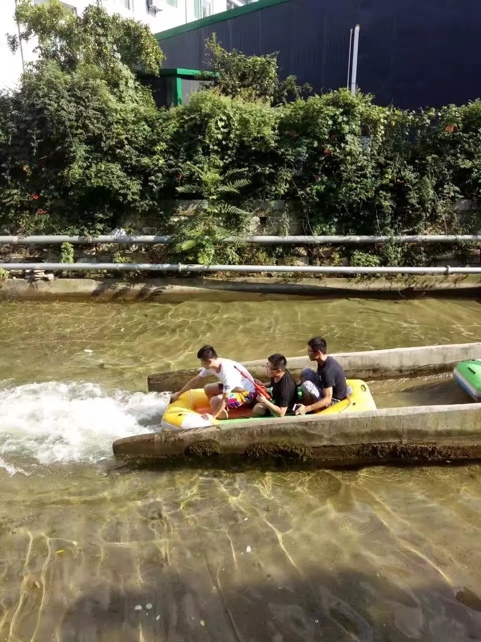 来三王峪，水上乐园设施，一场寻找凉爽的旅行