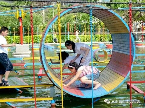 集互动性、观赏性、趣味性和娱乐性为一体的水上乐园