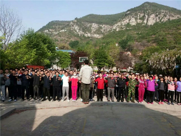 章丘百脉泉酒业在三王峪景区培训
